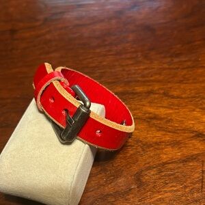 Plunder leather cuff